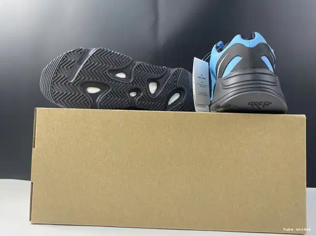 hype 700 Boost MNVN ADIDAS GZ3079 'Bright Yeezy Cyan' 0526